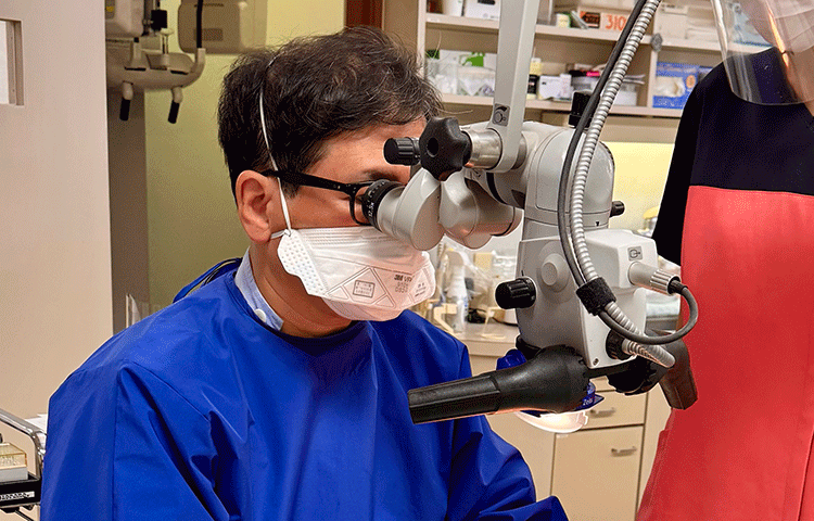 拡大鏡を用いた治療